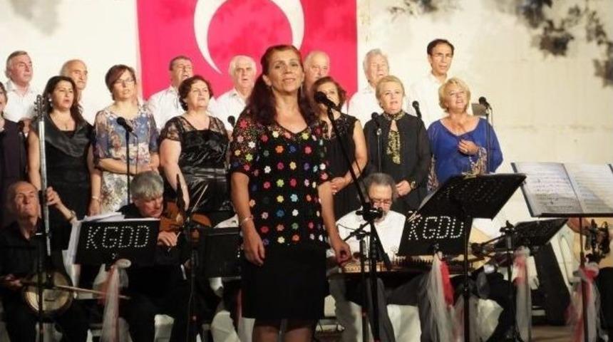 G&ouml;n&uuml;l Dostları 3 Ay Hazırlanıp Konser Verdi