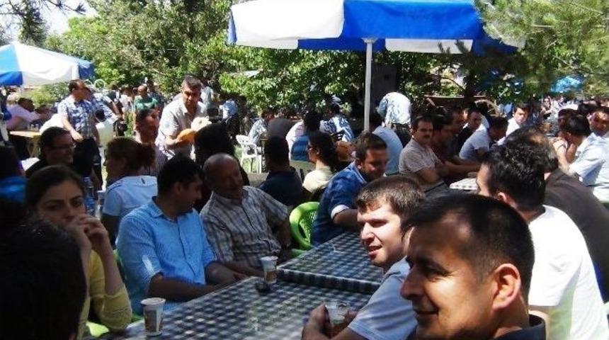 M&uuml;d&uuml;r Y&uuml;ce&rsquo;den &Ouml;ğretmenler Onuruna Yemek