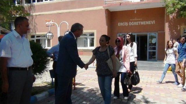 M&uuml;d&uuml;r Y&uuml;ce&rsquo;den &Ouml;ğretmenler Onuruna Yemek 2