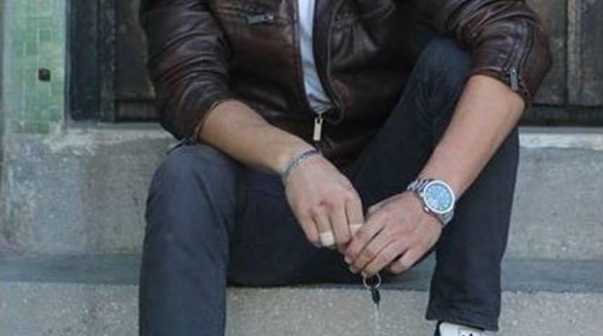 Otomobilin Camından Fırlayan Gen&ccedil; &Ouml;ld&uuml;