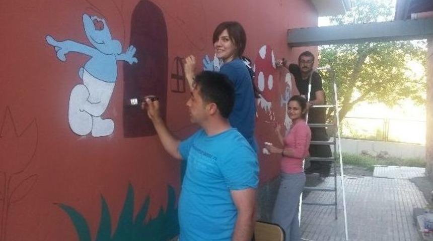 &Ouml;ğretmenlerden &Ouml;rnek Davranış