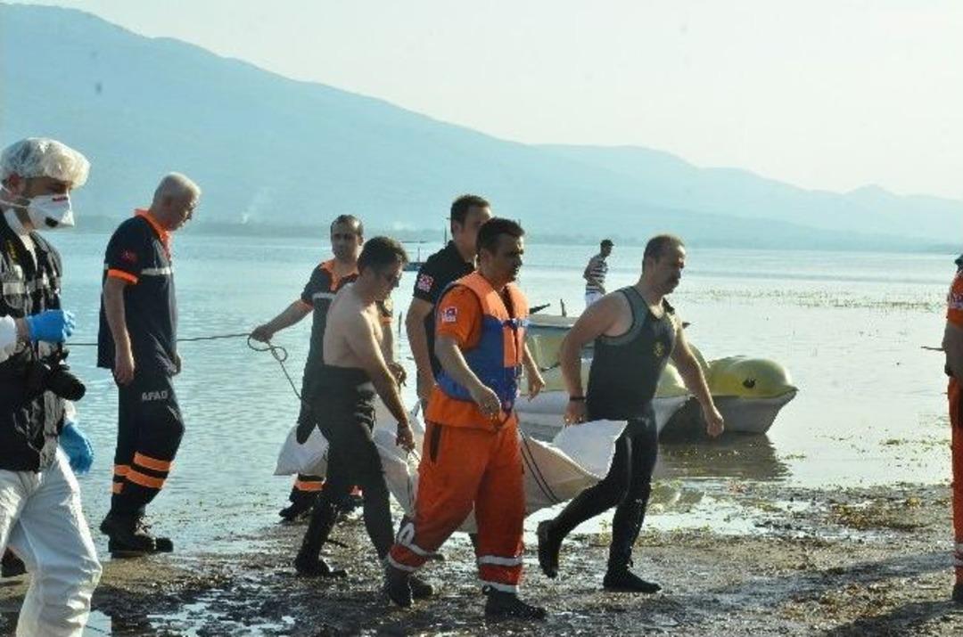 Sapanca G&ouml;l&uuml;'nde Sandal Keyfi Acı Bitti