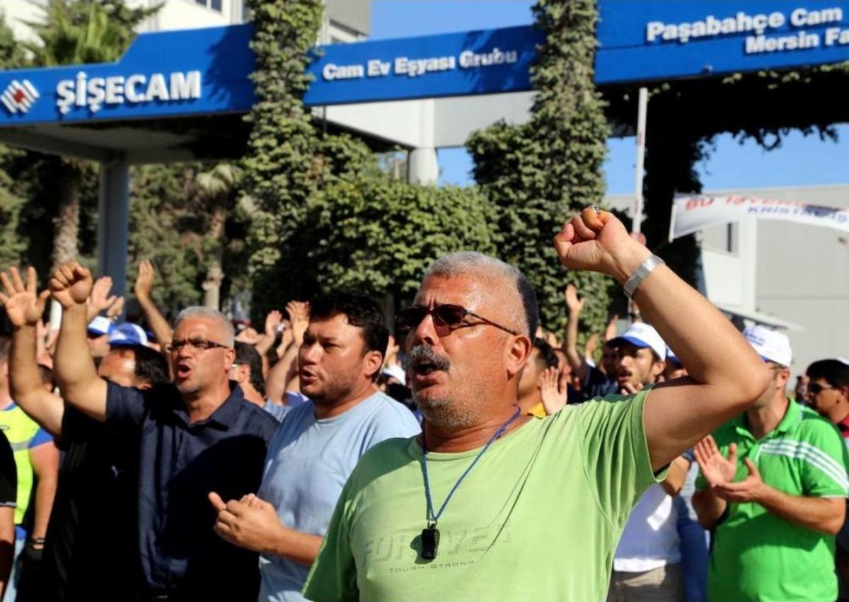 Mersin'de Şişecam Iş&ccedil;ilerinin Grevi S&uuml;r&uuml;yor