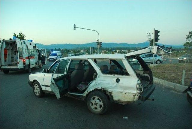 Antalya&rsquo;da Trafik Kazası: 1 &Ouml;l&uuml;, 3 Yaralı 1