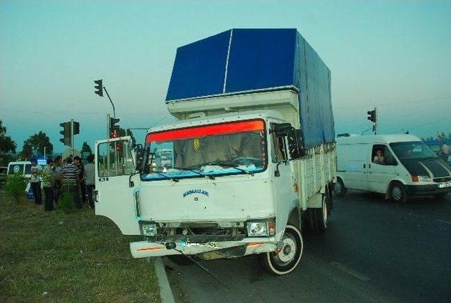 Antalya&rsquo;da Trafik Kazası: 1 &Ouml;l&uuml;, 3 Yaralı 2
