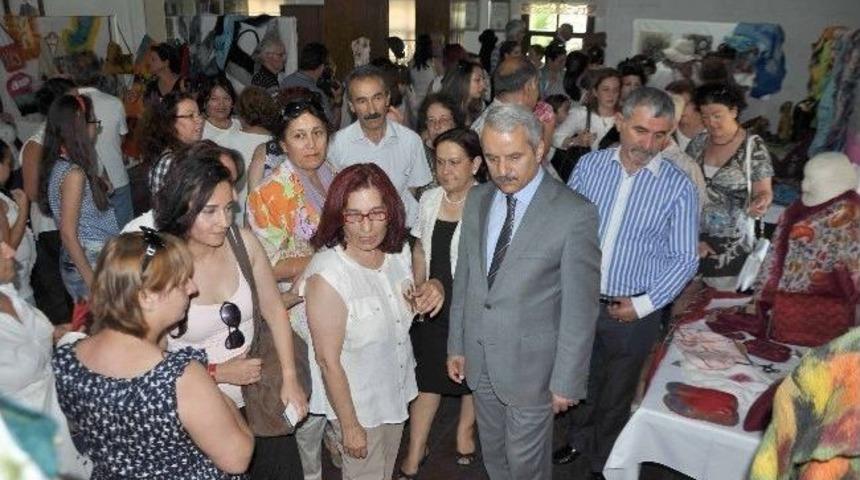 Kuşadası&rsquo;nda Ke&ccedil;eden Tablo Sergisi