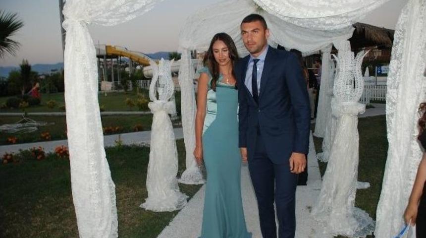 Galatasaraylı Sel&ccedil;uk İnan Ve Burak Yılmaz İskenderun&rsquo;da D&uuml;ğ&uuml;nde Buluştu