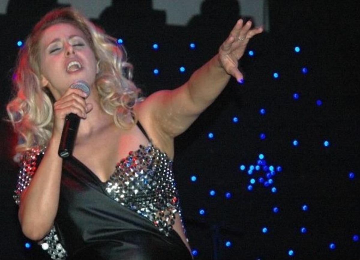 Niran &Uuml;nsal, İki Hafta İ&ccedil;erisinde &Uuml;&ccedil; Kez Hastanelik Oldu