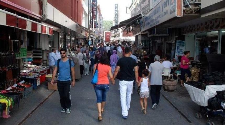 Aydın&rsquo;da &Ccedil;arşı Pazarda Ramazan Hareketliliği Yaşanıyor