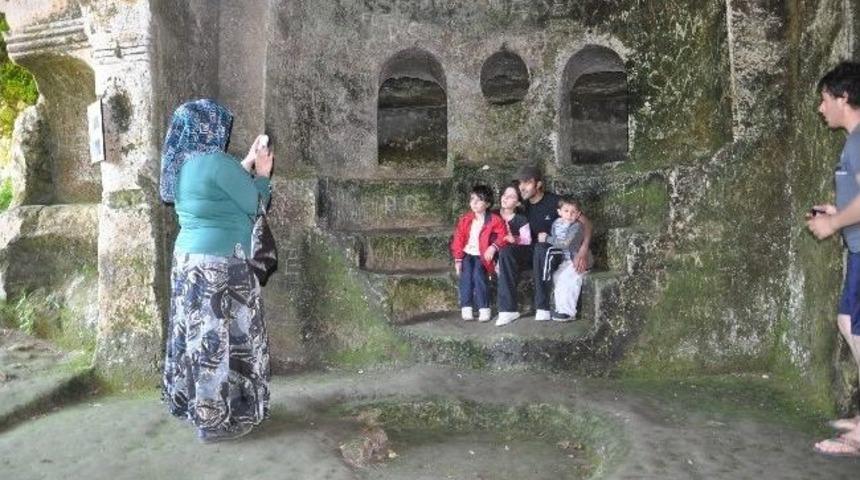 Tarihi Aya Nikola Manastırı&rsquo;na B&uuml;y&uuml;k İlgi
