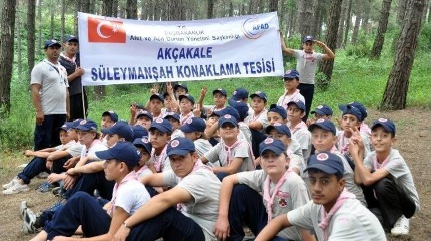 Suriyeli İzci &Ouml;ğrenciler Kaymakam Fırat'ı Ziyaret Etti