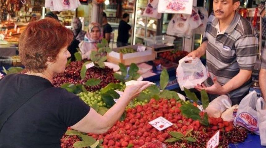 (&ouml;zel Haber) Yağmur Ve Dolu &Ccedil;ilek Fiyatlarına Tavan Yaptırdı