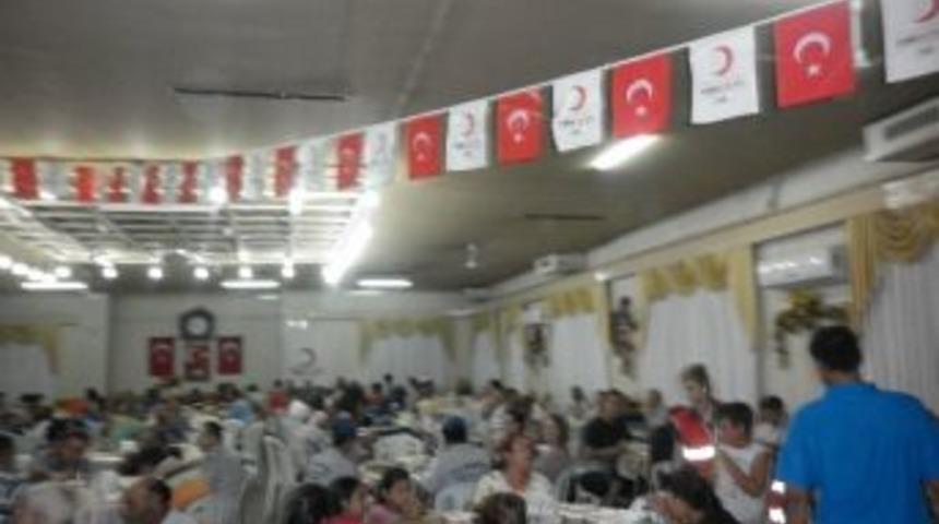 Urla Kızılay&rsquo;ın Ramazan Ayı Yardım &Ccedil;ağrısı