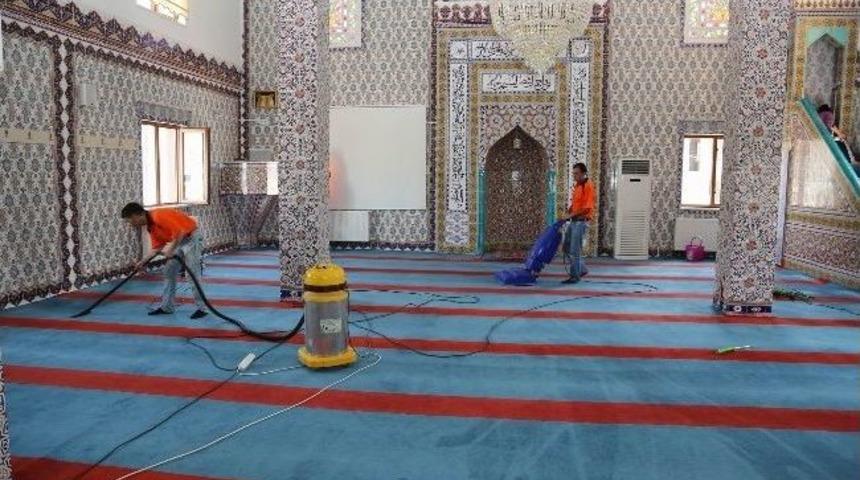 Talas'ta Camiler Ramazan'a Hazır