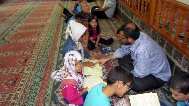 Siverek’te Yaz Kur’an Kurslarına Yoğun İlgi