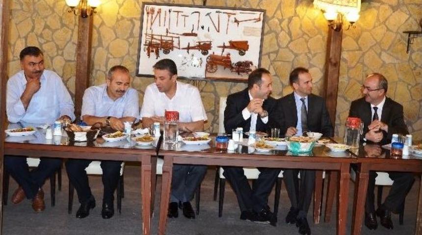 Ayhan Vural&rsquo;a Veda Yemeği