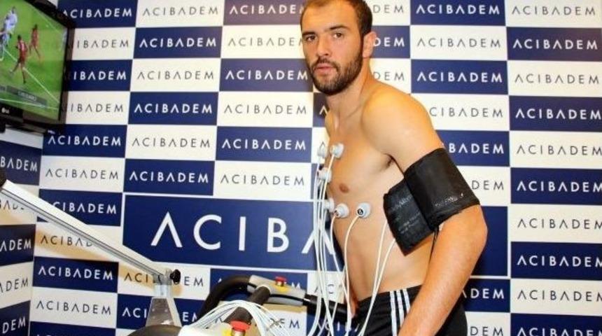Beşiktaşlı Futbolcuların Sağlık Kontrolleri S&uuml;r&uuml;yor