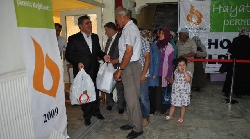 Amasya Belediyesi İle Hayatcan&rsquo;dan Ramazan Paketi Yardımı