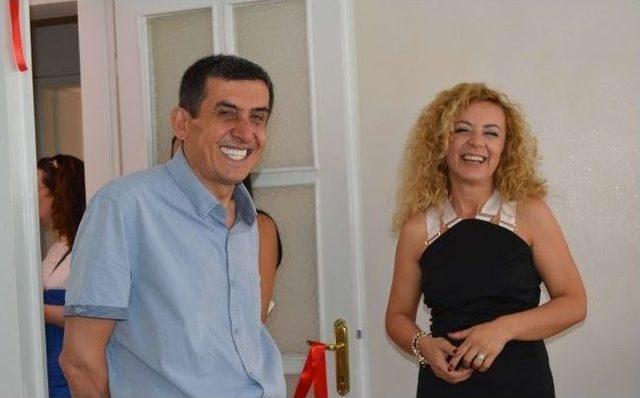 Edremit&rsquo;te Doktorun Eşi G&uuml;zellik Merkezi A&ccedil;tı 1