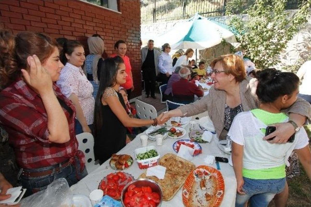 Konaklı Kadınlar Hem &Uuml;retecek, Hem Kazanacak