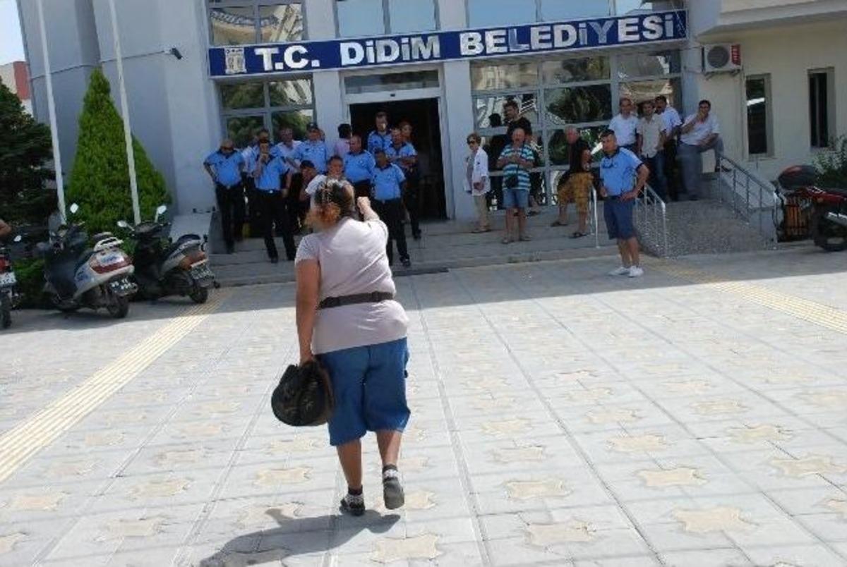 Didim&rsquo;de Mısırcılar Belediyeyi Bastı