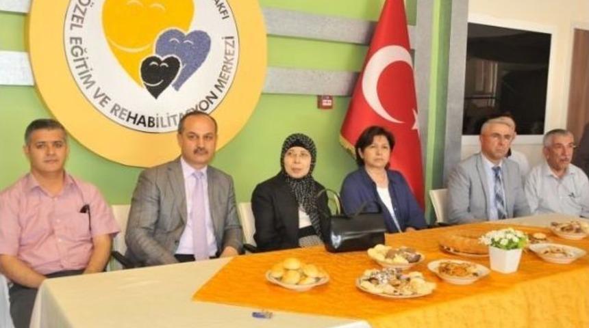 &Ouml;zel Eğitimli &Ccedil;ocuklara Pilav G&uuml;n&uuml; D&uuml;zenlendi