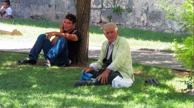 Diyarbakır&rsquo;da Termometreler 45 Dereceyi G&ouml;sterdi 3