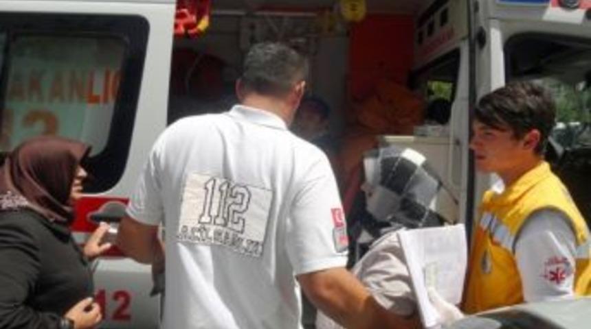 Kaza Yapan Kuryenin Oğlu Olmadığına Ambulansın İ&ccedil;erisine Bakarak İkna Oldu