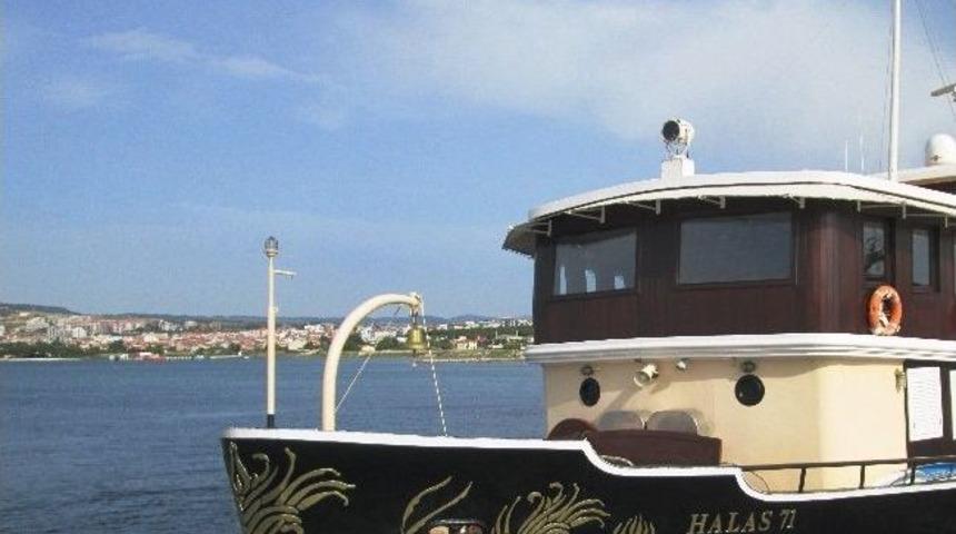 Tarihi Gemi &Ccedil;anakkale&rsquo;ye Geldi