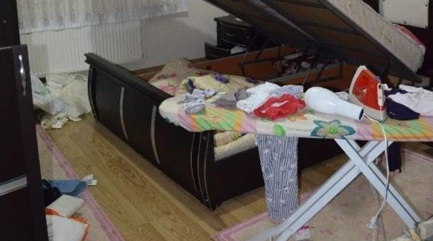 Hırsızlar &Ccedil;alacak Bir Şey Bulamayınca Evi Talan Etti