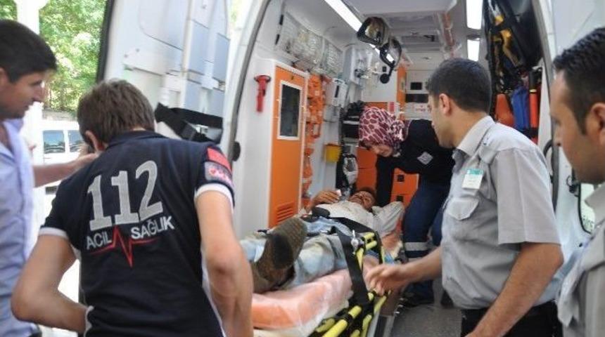 Muş&rsquo;ta 2 Ayrı Trafik Kazası; 2 &Ouml;l&uuml;, 17 Yaralı