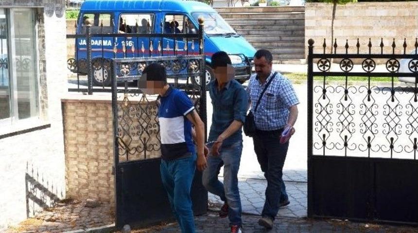 Hırsızlık Zanlıları Adliyede