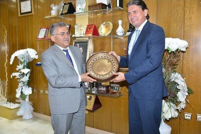 Yıllık Asans&ouml;r Hizmet Protokol S&ouml;zleşmesi İmzalandı 1