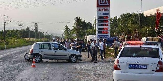 Otomobilin &Ccedil;arptığı Motosiklet S&uuml;r&uuml;c&uuml;s&uuml; Yaralandı 2