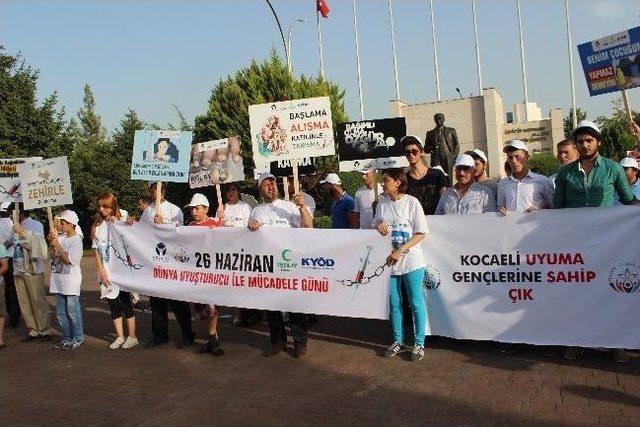 Kocaeli&rsquo;de Uyuşturucu Karşıtı Y&uuml;r&uuml;y&uuml;ş 1