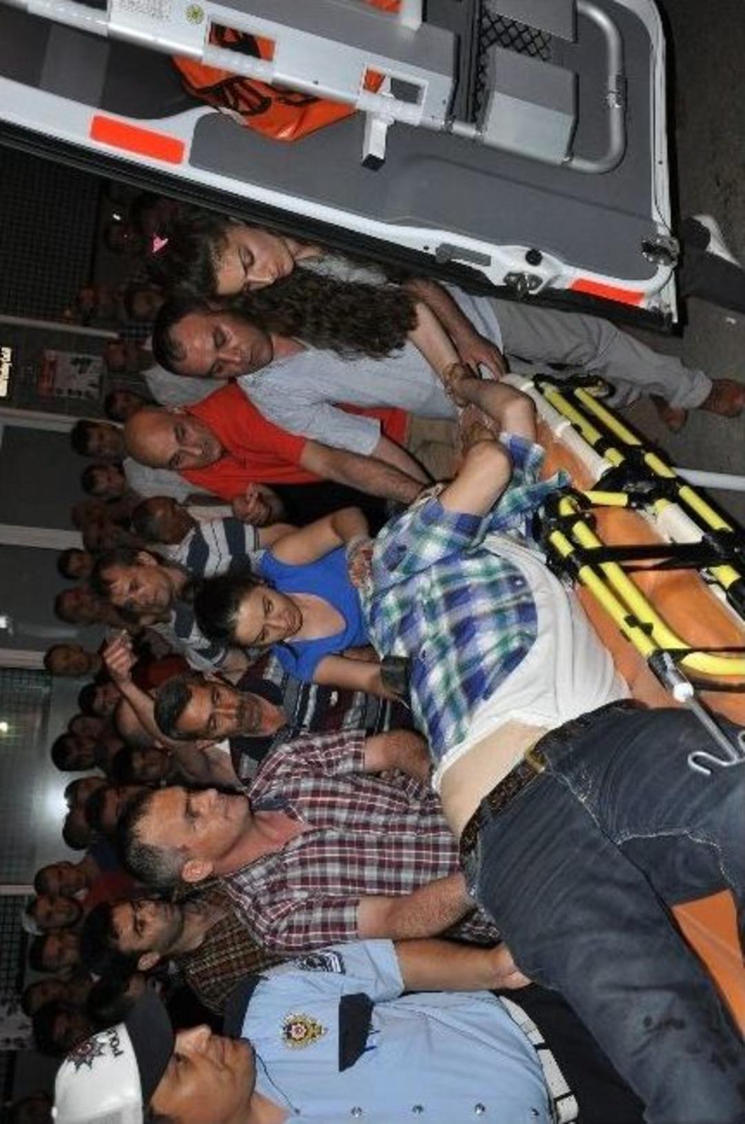 &Ccedil;arptığı Motosikletli Genci &Ouml;l&uuml;me Terk Edip Ka&ccedil;tı