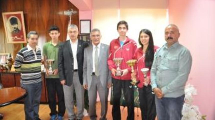 Hadi: "eski D&ouml;nemlerdeki Ezikliğimizi Attık"