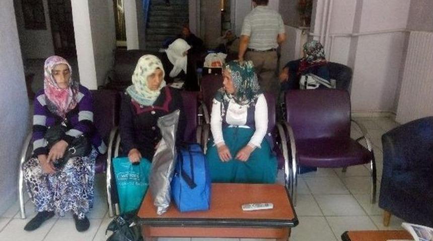 &Ccedil;ocukları Pkk Tarafından Ka&ccedil;ırılan Aileler Diyarbakır'a D&ouml;nd&uuml;