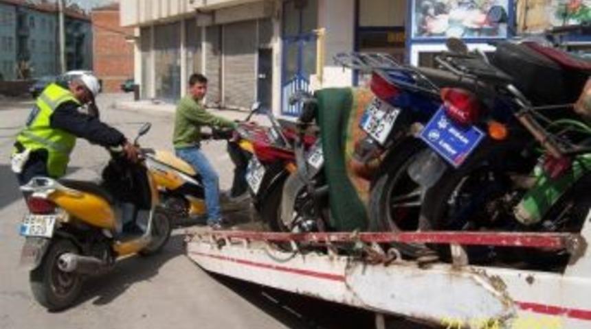 Aksaray&rsquo;da Geniş &Ccedil;aplı Motosiklet Denetimi