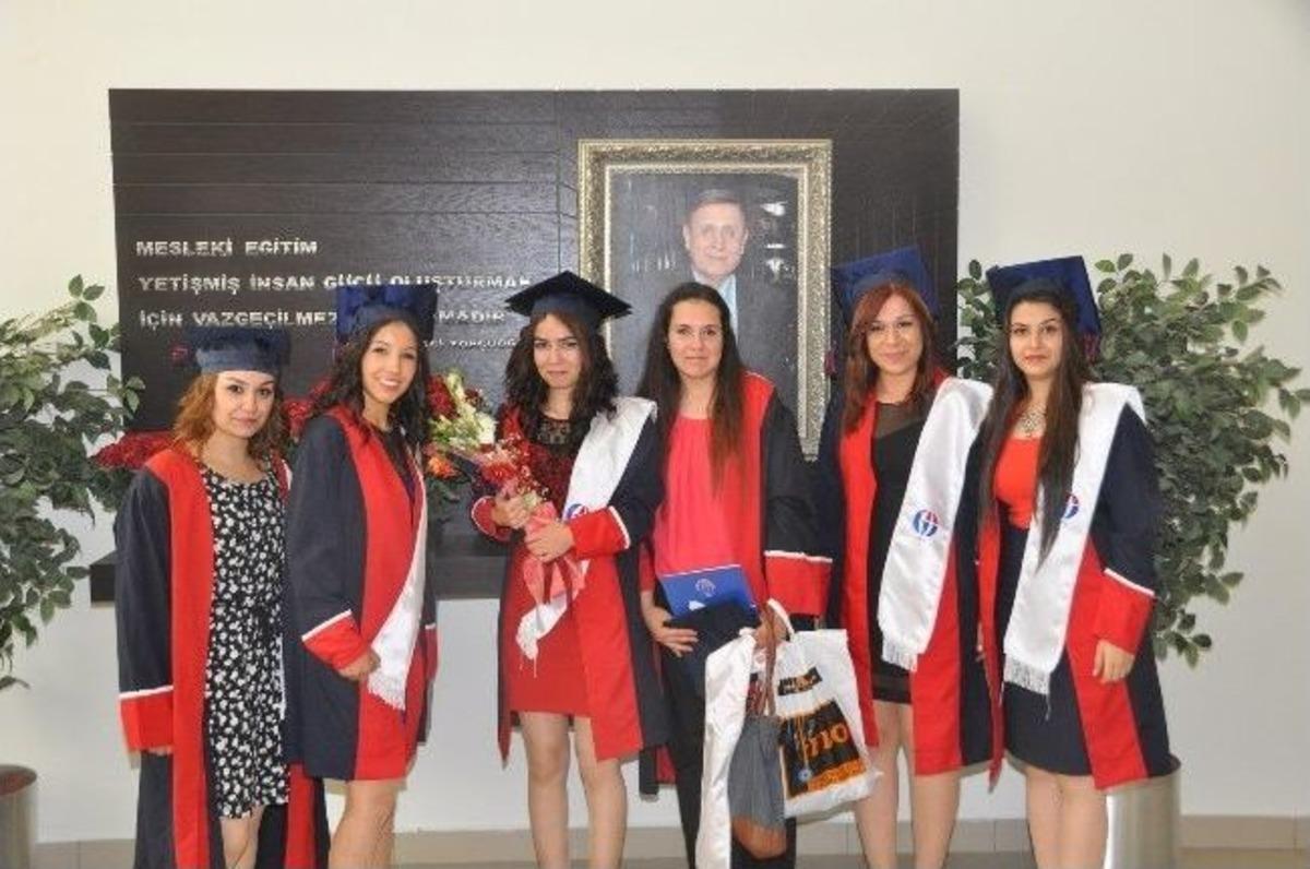 Naci Top&ccedil;uoğlu Myo, &Ouml;ğrencilerini Mezuniyet T&ouml;reniyle Uğurladı