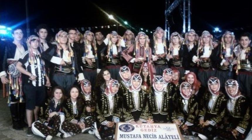 Gediz Mna Anadolu Lisesi, Halk Oyunları Yarışmasında Birinci Oldu