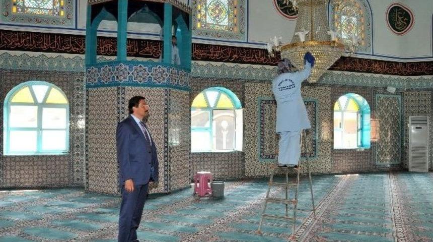 Ke&ccedil;i&ouml;ren Camileri Ramazan'a Hazır