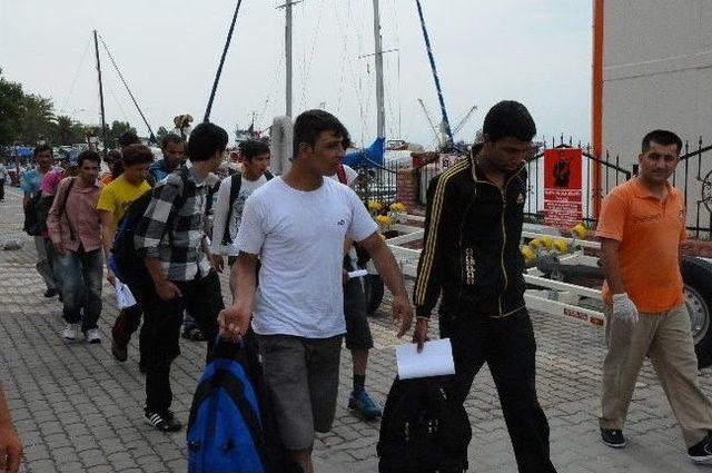 &Ccedil;anakkale de 45 Ka&ccedil;ak G&ouml;&ccedil;men Yakalandı 1