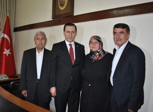 Başbakan Yardımcısı İşler, T&uuml;rk G&ouml;zlemcinin Eşiyle Telefonla G&ouml;r&uuml;şt&uuml; 1