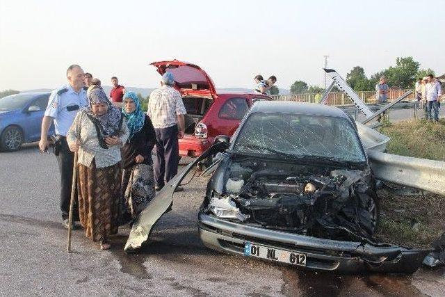 Kaynarca Yolunda Kaza: 3 Yaralı