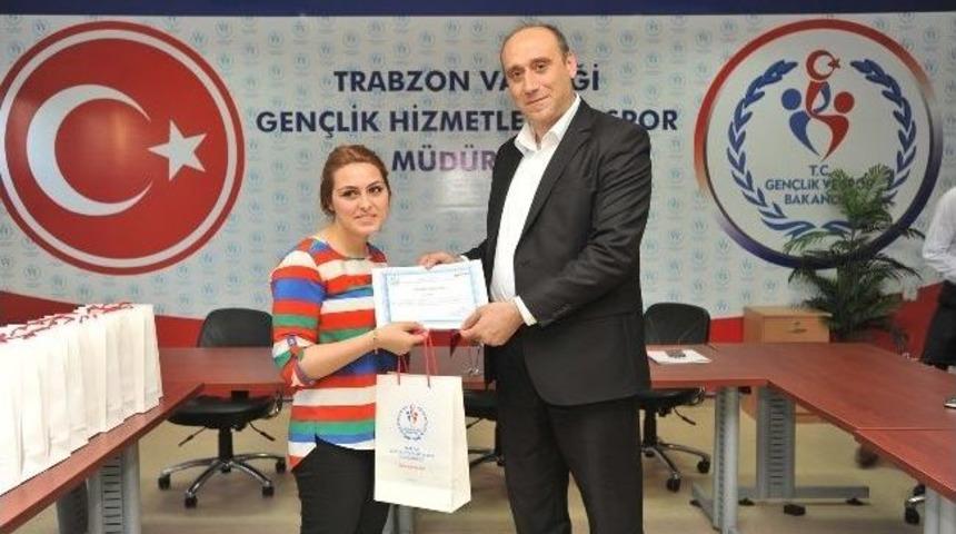 G&ouml;rme Engelliler Sertifikalarını Aldı