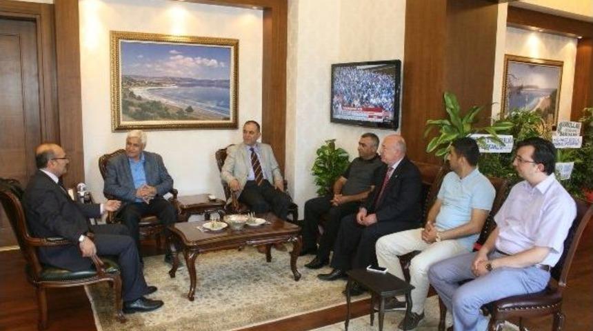 Burdur Gazeteciler Cemiyeti&rsquo;nden Vali K&uuml;rkl&uuml;&rsquo;ye Ziyaret