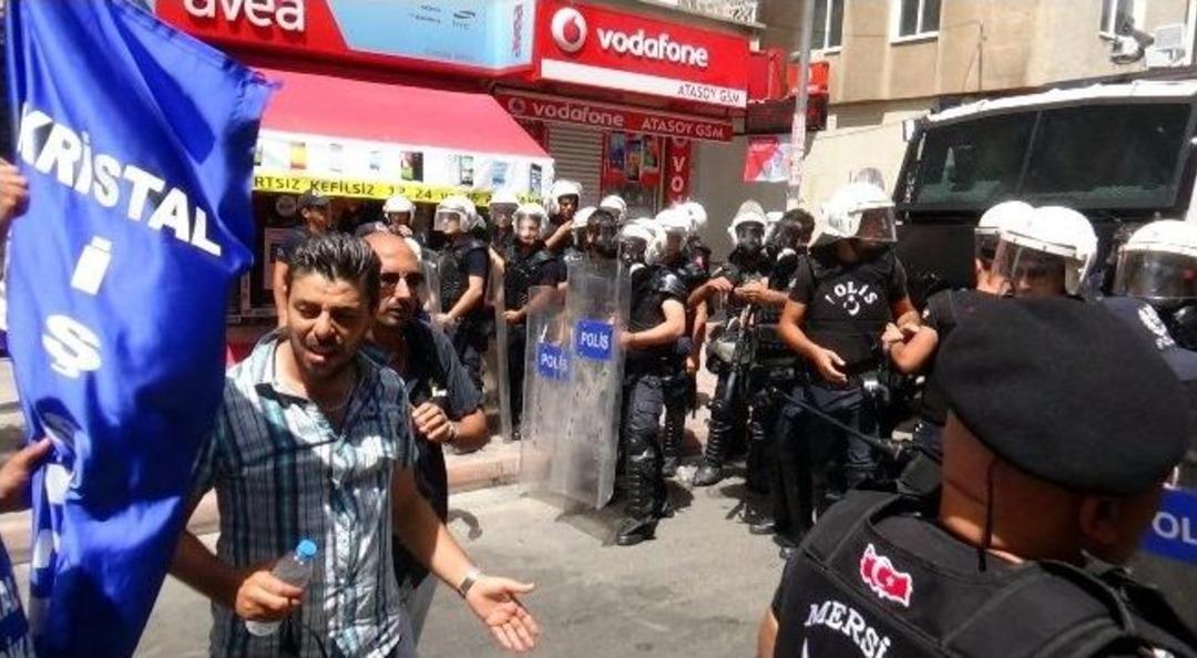 Cam İş&ccedil;ileri İle Polis Arasında Arbede