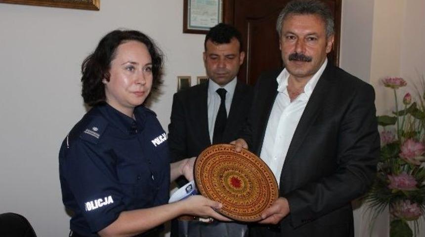 Polonyalı Emniyet&ccedil;iler, Nevşehir Belediyesi&rsquo;nde