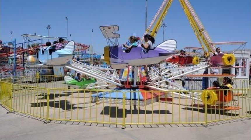 Şehitkamil&rsquo;den Başarılı &Ouml;ğrencilere Lunapark Keyfi